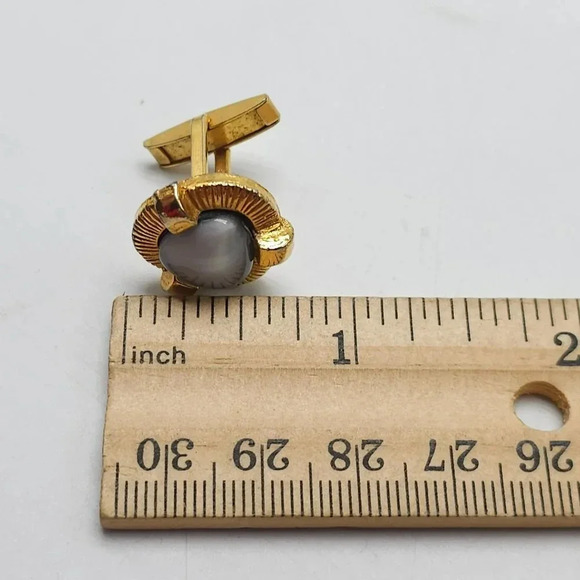 Gray Lucite Abstract Triangle Unisex Vintage Gold Tone Cufflinks - Picture 3 of 4